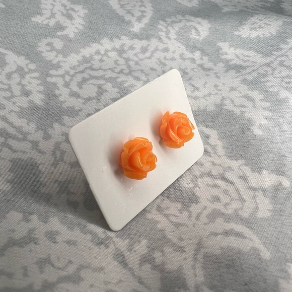 Metal-free Rose Earrings, Plastic Post Studs, Allergy Free Hypoallergenic - Picture 2 of 3